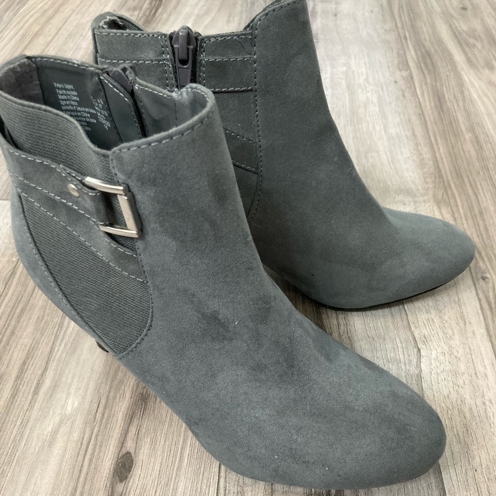 NWOT Gray Suede Dexflex Comfort Ankle Boots with 2” heel never worn.